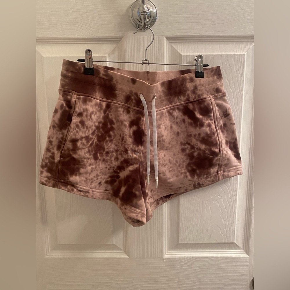 Lululemon Inner Glow Short